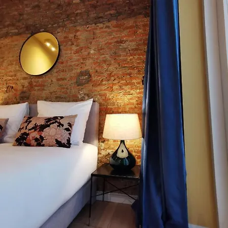 Shway - The Red Monkey Appartement