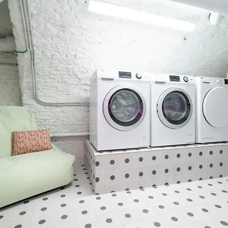 Shway - The Red Monkey Apartment Antwerp